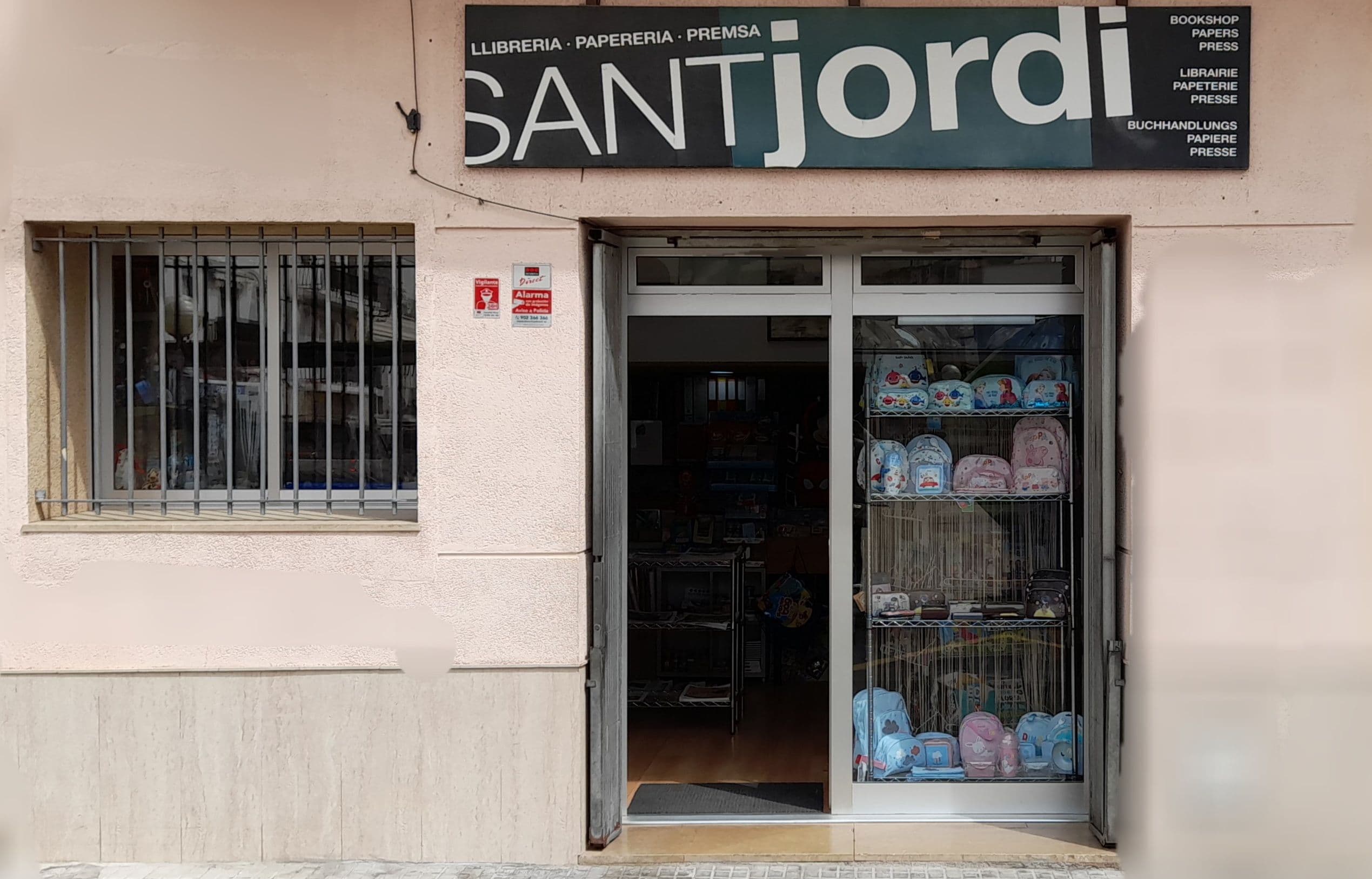 Sant Jordi bookstore