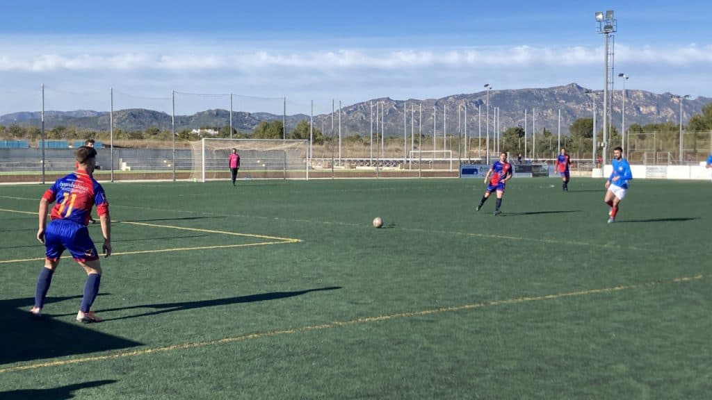 Victòria del 1r equip i derrota del filial en el doble enfrontament amb el Jesús i Maria