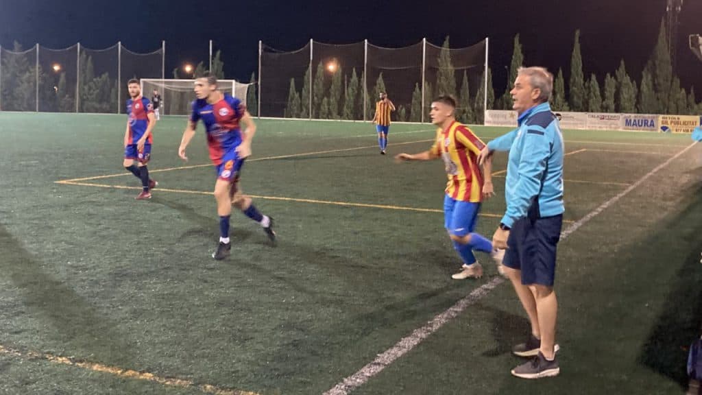 Xavi Subirats seguirà a la banqueta del 1r equip de la Cala la pròxima temporada
