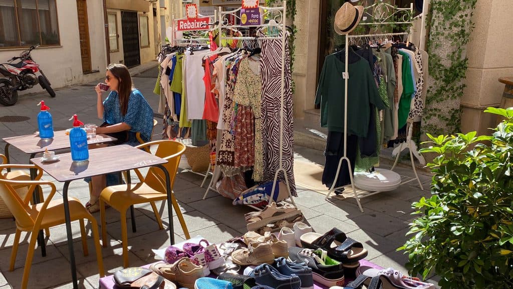 Cap de setmana de Fora Stock comercial al carrer