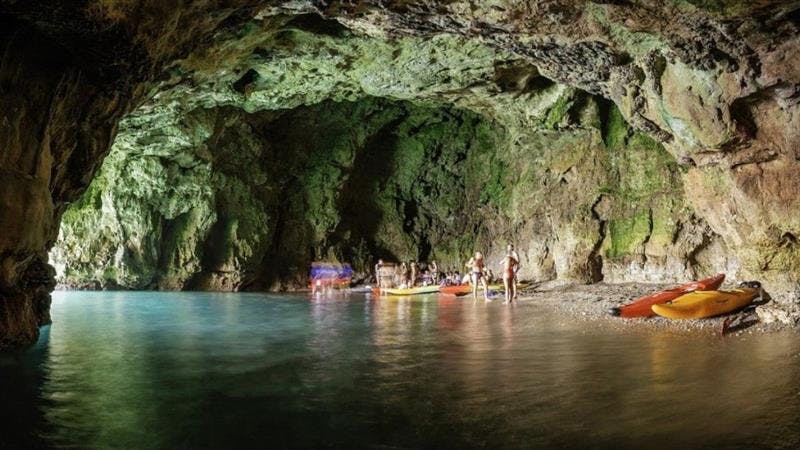 Salida en barco + salida snorkel Cueva del Llop Marí - Mar Natura