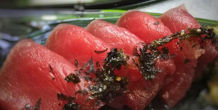 Sashimi de tonyina roja “By @madolphi”