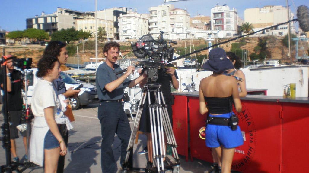 Extres locals participen en el rodatge d’un curtmetratge a la Cala